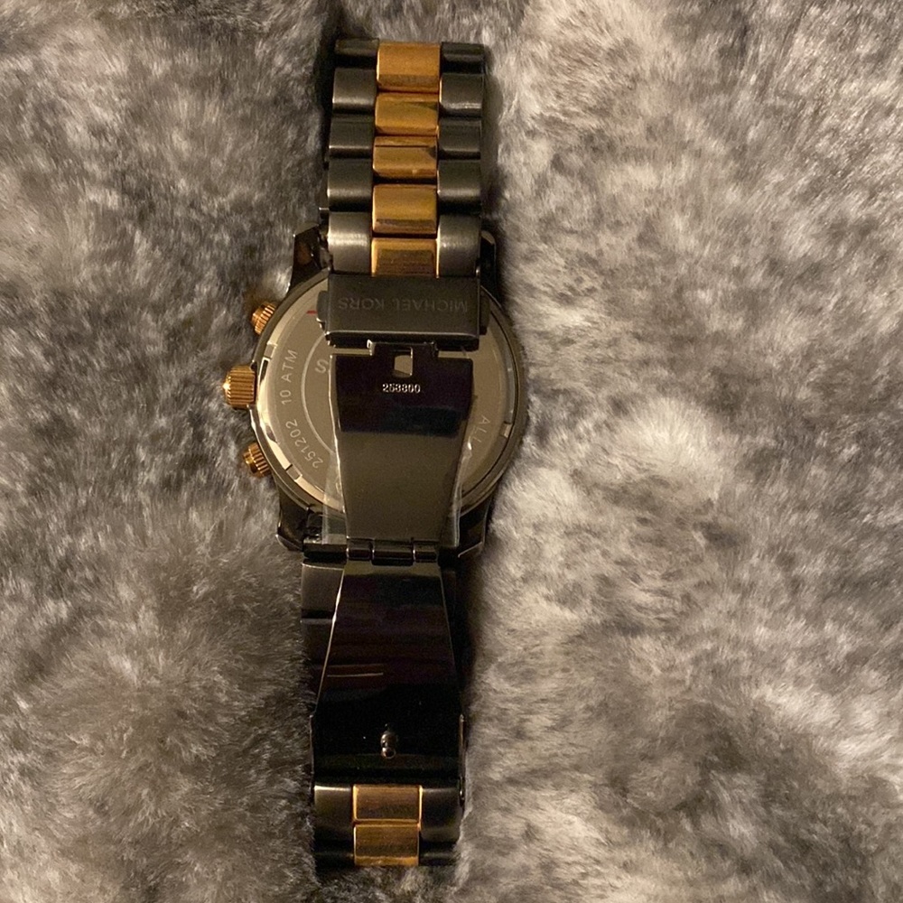 Michael Kors watch - Picture 3 of 3